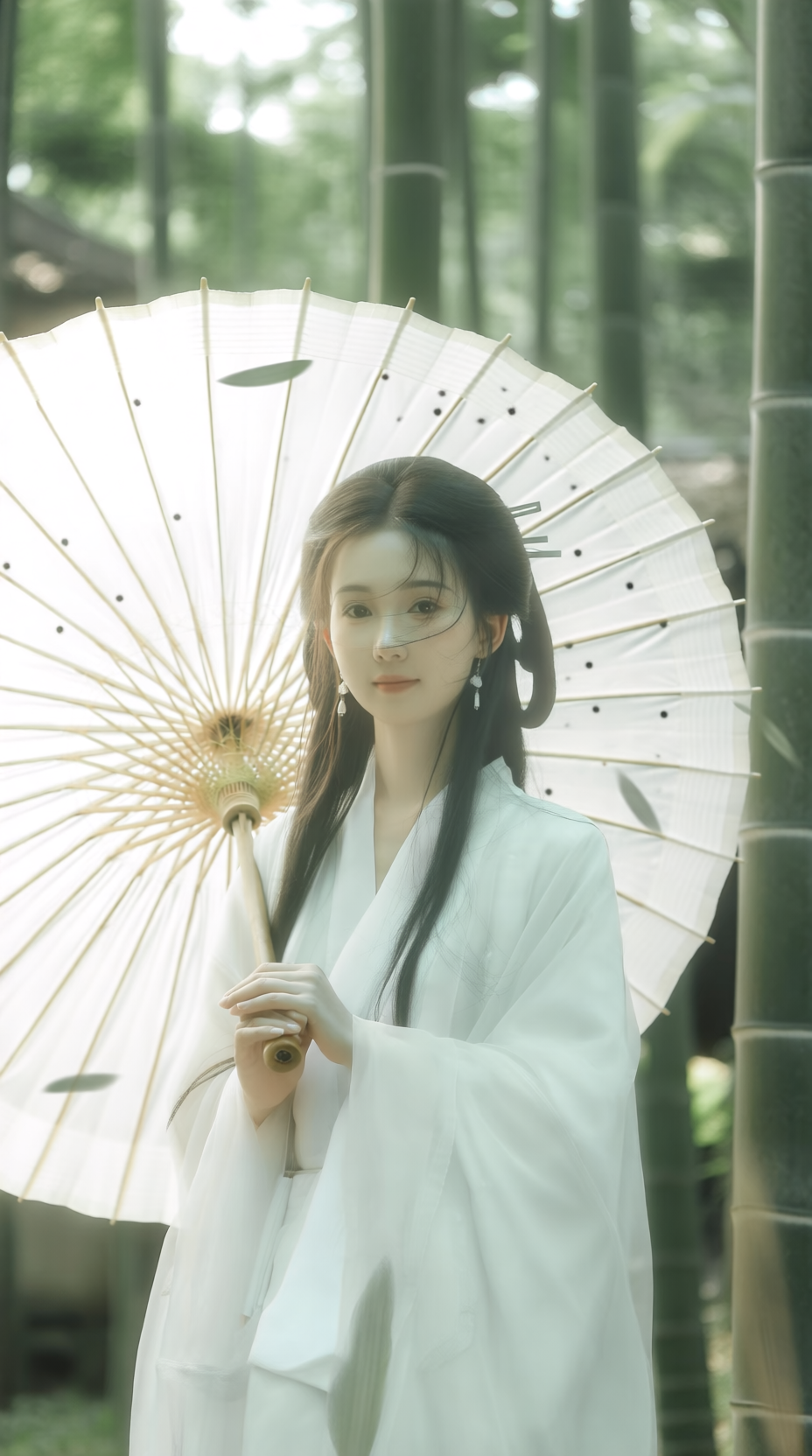 竹林中的古风白衣持伞少女